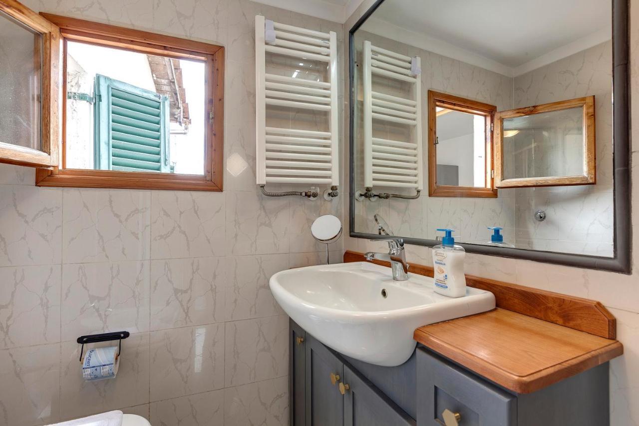 Lezioso, Apartments In Firenze Bagian luar foto